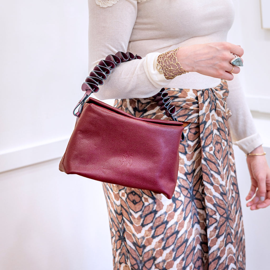 Ana Wave Strap Handbag - Burgundy