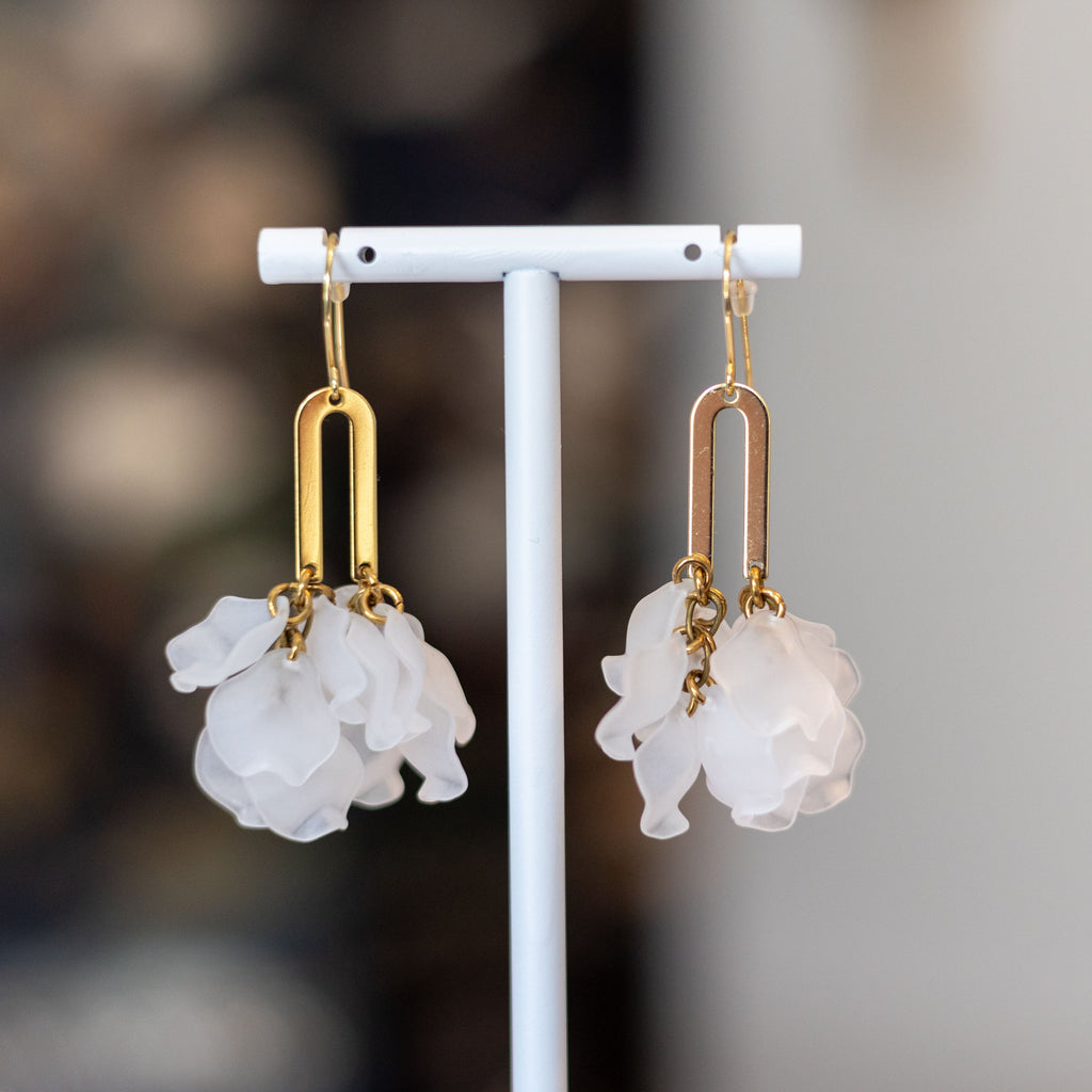 Flor Earrings White Short
