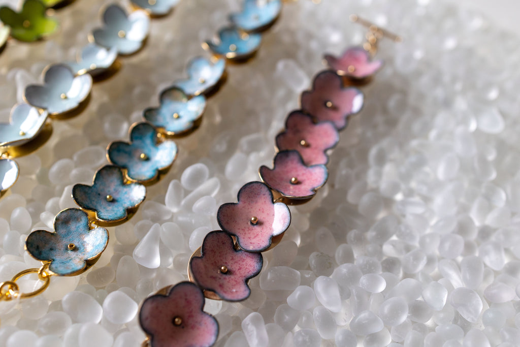 7 Flower Toggle Bracelet - Multiple Colors